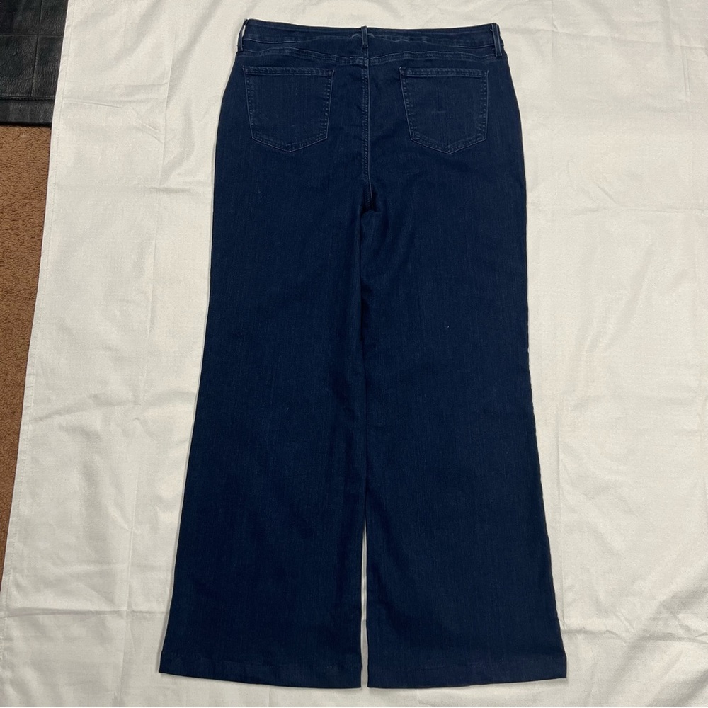 Classic Wide-Leg Women’s Jeans in Dark Blue - Picture 4 of 7